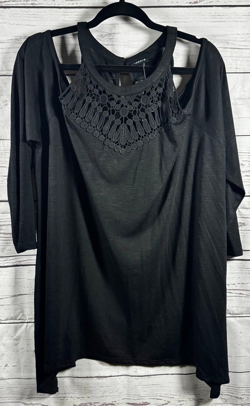 Torrid Cold Shoulder Crochet Neck Tunic – Size 2 (2X) – NWT